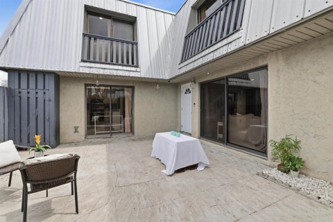 Touwnhouse à vendre à Stuart, Floride: 2 chambres, 130.06 m2 № 2087902 - photo 2
