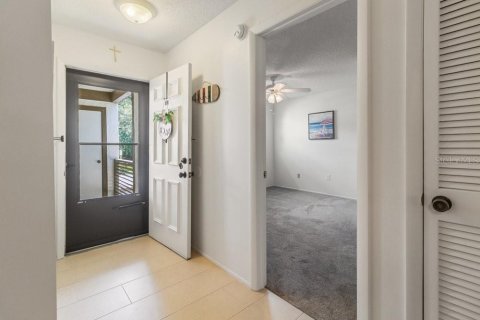 Condo in New Port Richey, Florida, 2 bedrooms  № 1906541 - photo 3