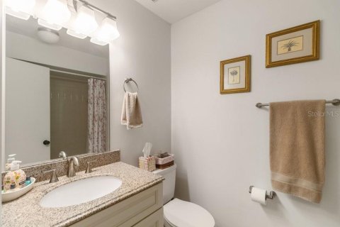 Condo in New Port Richey, Florida, 2 bedrooms  № 1906541 - photo 22