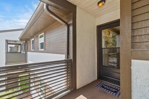 Condo in New Port Richey, Florida, 2 bedrooms  № 1906541 - photo 2