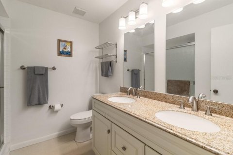 Condo in New Port Richey, Florida, 2 bedrooms  № 1906541 - photo 19
