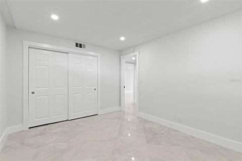 Condo in Clearwater, Florida, 2 bedrooms № 2204002 - photo 25