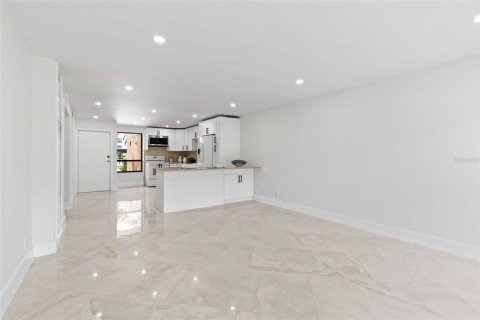 Condo in Clearwater, Florida, 2 bedrooms № 2204002 - photo 10