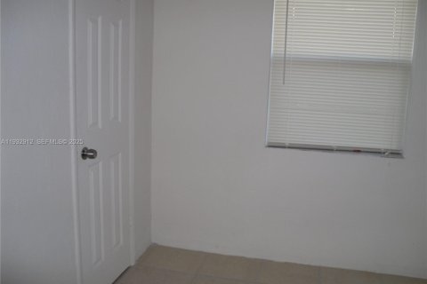 Снять в аренду виллу или дом в Майами, Флорида 2 спальни, 225.2м2, № 2034959 - фото 13