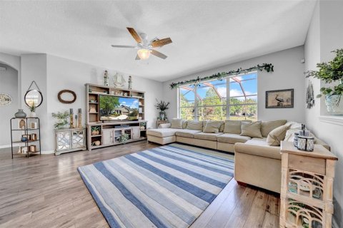 House in Fish Hawk, Florida 4 bedrooms, 280.38 sq.m. № 1616040 - photo 5