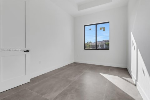 Villa ou maison à vendre à Cape Coral, Floride: 4 chambres, 205.69 m2 № 1985310 - photo 15