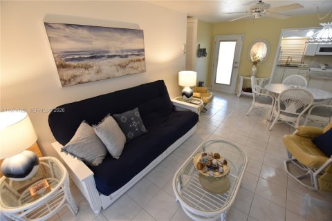 Casa en venta en West Palm Beach, Florida, 1 dormitorio, 56.76 m2 № 2036443 - foto 1