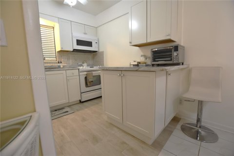 Casa en venta en West Palm Beach, Florida, 1 dormitorio, 56.76 m2 № 2036443 - foto 7