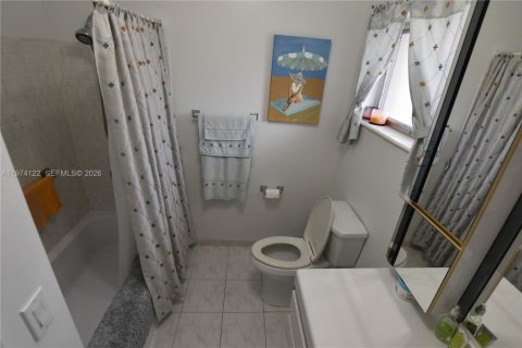 Casa en venta en West Palm Beach, Florida, 1 dormitorio, 56.76 m2 № 2036443 - foto 14