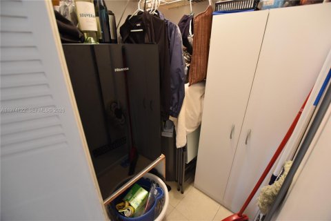 Casa en venta en West Palm Beach, Florida, 1 dormitorio, 56.76 m2 № 2036443 - foto 24