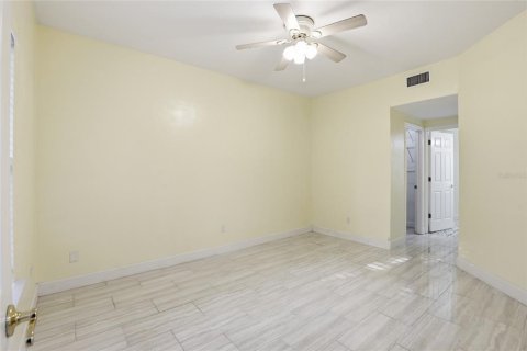 Condominio en alquiler en Gainesville, Florida, 2 dormitorios, 86.77 m2 № 2093337 - foto 17