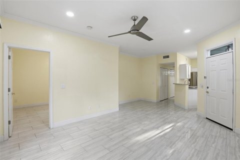 Condominio en alquiler en Gainesville, Florida, 2 dormitorios, 86.77 m2 № 2093337 - foto 7