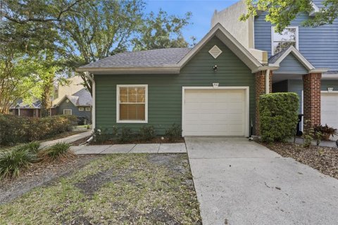 Condominio en Gainesville, Florida, 2 dormitorios  № 2093337