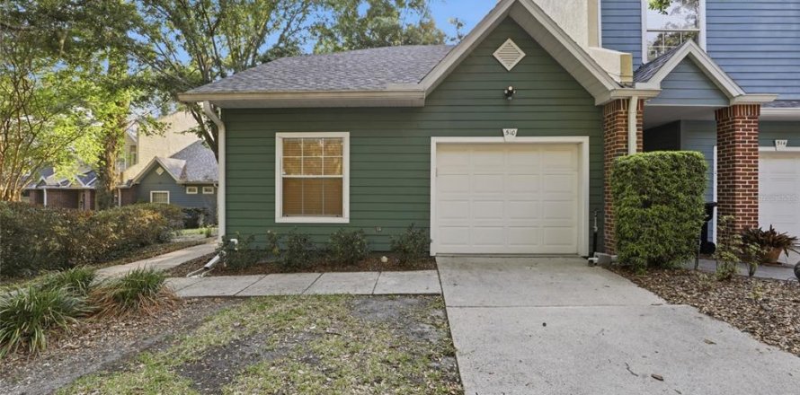 Condominio en Gainesville, Florida, 2 dormitorios  № 2093337