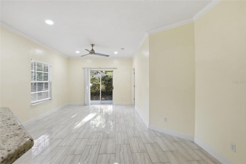 Condominio en alquiler en Gainesville, Florida, 2 dormitorios, 86.77 m2 № 2093337 - foto 11