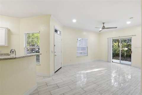 Condominio en alquiler en Gainesville, Florida, 2 dormitorios, 86.77 m2 № 2093337 - foto 10