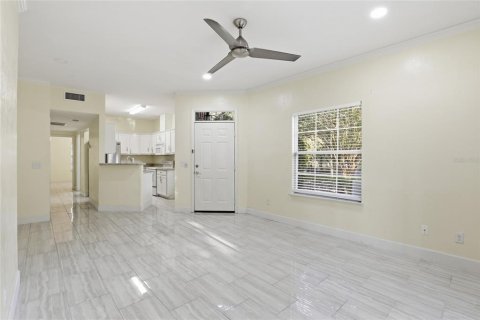 Condominio en alquiler en Gainesville, Florida, 2 dormitorios, 86.77 m2 № 2093337 - foto 9