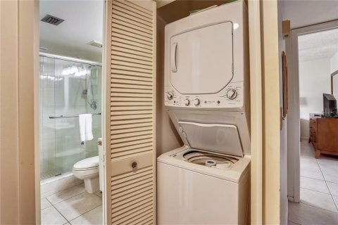 Copropriété à vendre à Treasure Island, Floride: 2 chambres, 103.59 m2 № 1514647 - photo 19