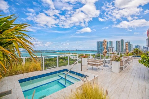 Condominio en alquiler en Miami, Florida, 1 dormitorio, 59.46 m2 № 1851931 - foto 12
