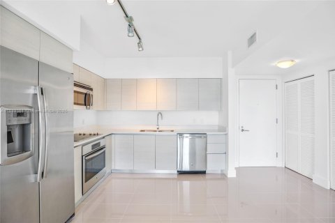 Condominio en alquiler en Miami, Florida, 1 dormitorio, 59.46 m2 № 1851931 - foto 24