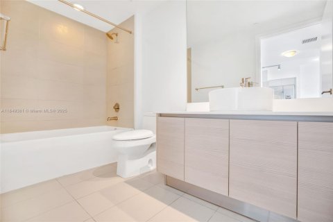Condominio en alquiler en Miami, Florida, 1 dormitorio, 59.46 m2 № 1851931 - foto 28