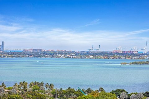 Condominio en alquiler en Miami, Florida, 1 dormitorio, 59.46 m2 № 1851931 - foto 17