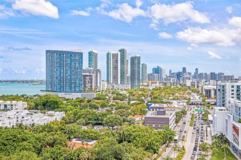 Condominio en alquiler en Miami, Florida, 1 dormitorio, 59.46 m2 № 1851931 - foto 14