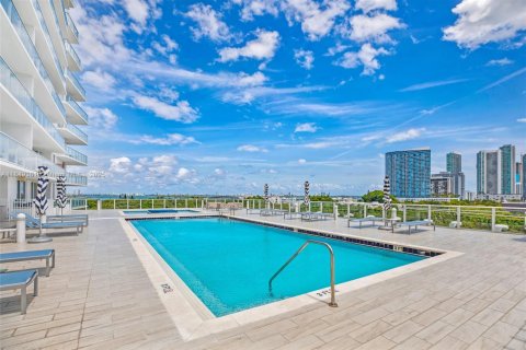 Condominio en alquiler en Miami, Florida, 1 dormitorio, 59.46 m2 № 1851931 - foto 2