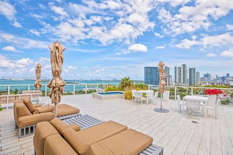 Condominio en alquiler en Miami, Florida, 1 dormitorio, 59.46 m2 № 1851931 - foto 13