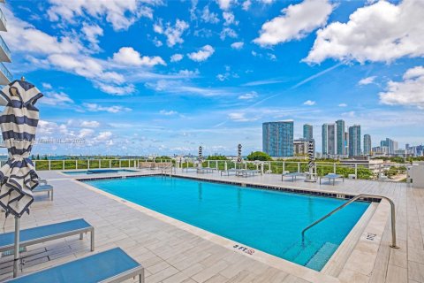 Condominio en alquiler en Miami, Florida, 1 dormitorio, 59.46 m2 № 1851931 - foto 7