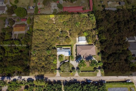 Villa ou maison à vendre à Miami, Floride: 7 chambres, 462.56 m2 № 2025183 - photo 11