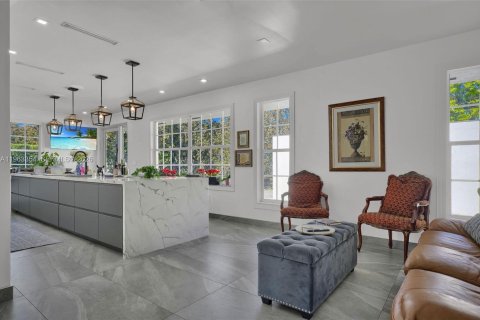 Villa ou maison à vendre à Miami, Floride: 7 chambres, 462.56 m2 № 2025183 - photo 23