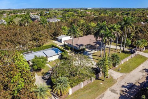 Villa ou maison à vendre à Miami, Floride: 7 chambres, 462.56 m2 № 2025183 - photo 5