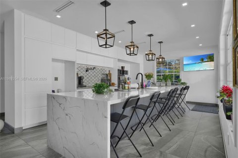 Villa ou maison à vendre à Miami, Floride: 7 chambres, 462.56 m2 № 2025183 - photo 24