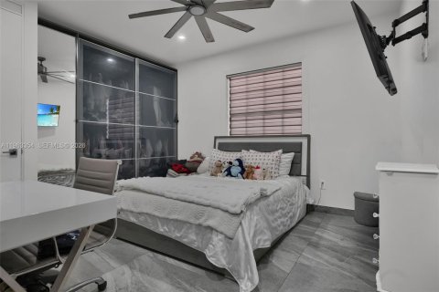 Villa ou maison à vendre à Miami, Floride: 7 chambres, 462.56 m2 № 2025183 - photo 30
