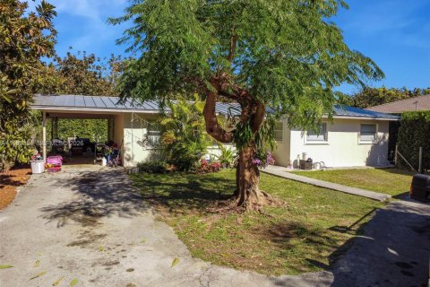 Villa ou maison à vendre à Miami, Floride: 7 chambres, 462.56 m2 № 2025183 - photo 7