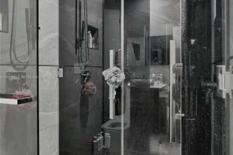 Villa ou maison à vendre à Miami, Floride: 7 chambres, 462.56 m2 № 2025183 - photo 29