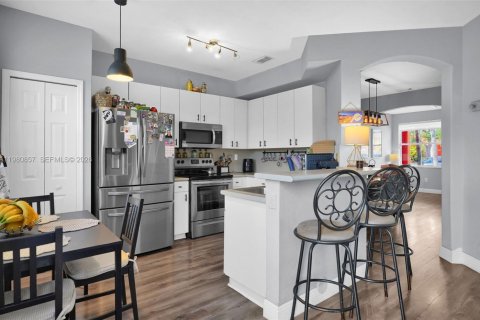 Touwnhouse à vendre à Homestead, Floride: 3 chambres, 134.43 m2 № 2044307 - photo 3