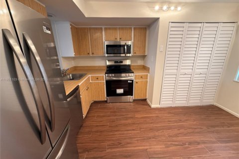 Condominio en venta en Margate, Florida, 2 dormitorios, 92.9 m2 № 1975238 - foto 2