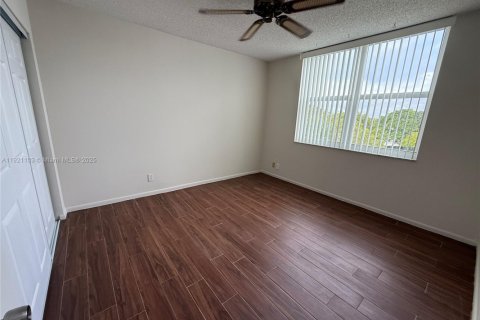 Condominio en venta en Margate, Florida, 2 dormitorios, 92.9 m2 № 1975238 - foto 11