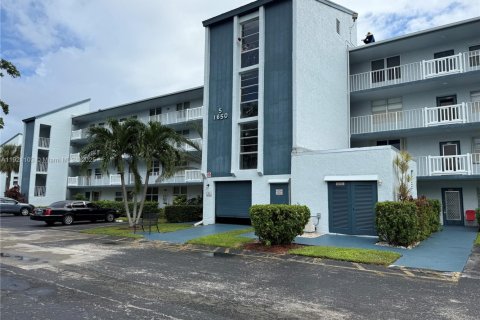 Condominio en Margate, Florida, 2 dormitorios  № 1975238