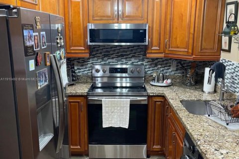 Condominio en North Lauderdale, Florida, 2 dormitorios  № 2019521