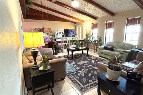 Villa ou maison à vendre à New Smyrna Beach, Floride: 4 chambres, 260.59 m2 № 2150433 - photo 15