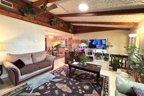 Villa ou maison à vendre à New Smyrna Beach, Floride: 4 chambres, 260.59 m2 № 2150433 - photo 5