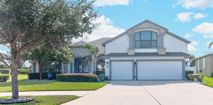 Casa en Dover, Florida 4 dormitorios, 309.74 m2 № 2203730