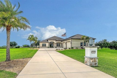 House in Sarasota, Florida 4 bedrooms, 343.37 sq.m. № 2225664