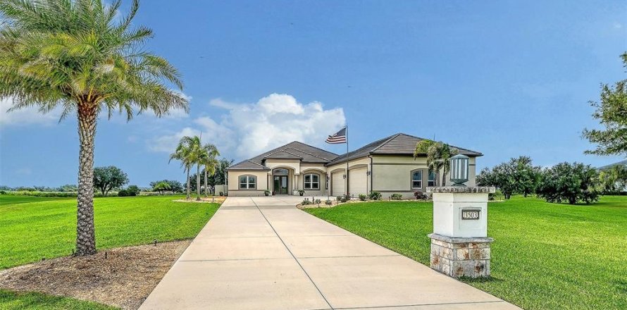 Villa ou maison à Sarasota, Floride 4 chambres, 343.37 m2 № 2225664