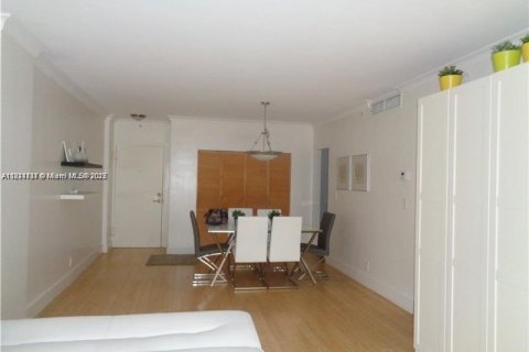 Copropriété à vendre à Hollywood, Floride: 1 chambre, 82.03 m2 № 1781442 - photo 2