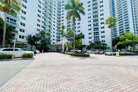 Condominio en venta en Hollywood, Florida, 1 dormitorio, 82.03 m2 № 1781442 - foto 22