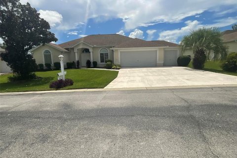 House in Ocala, Florida 3 bedrooms, 176.61 sq.m. № 2358545
